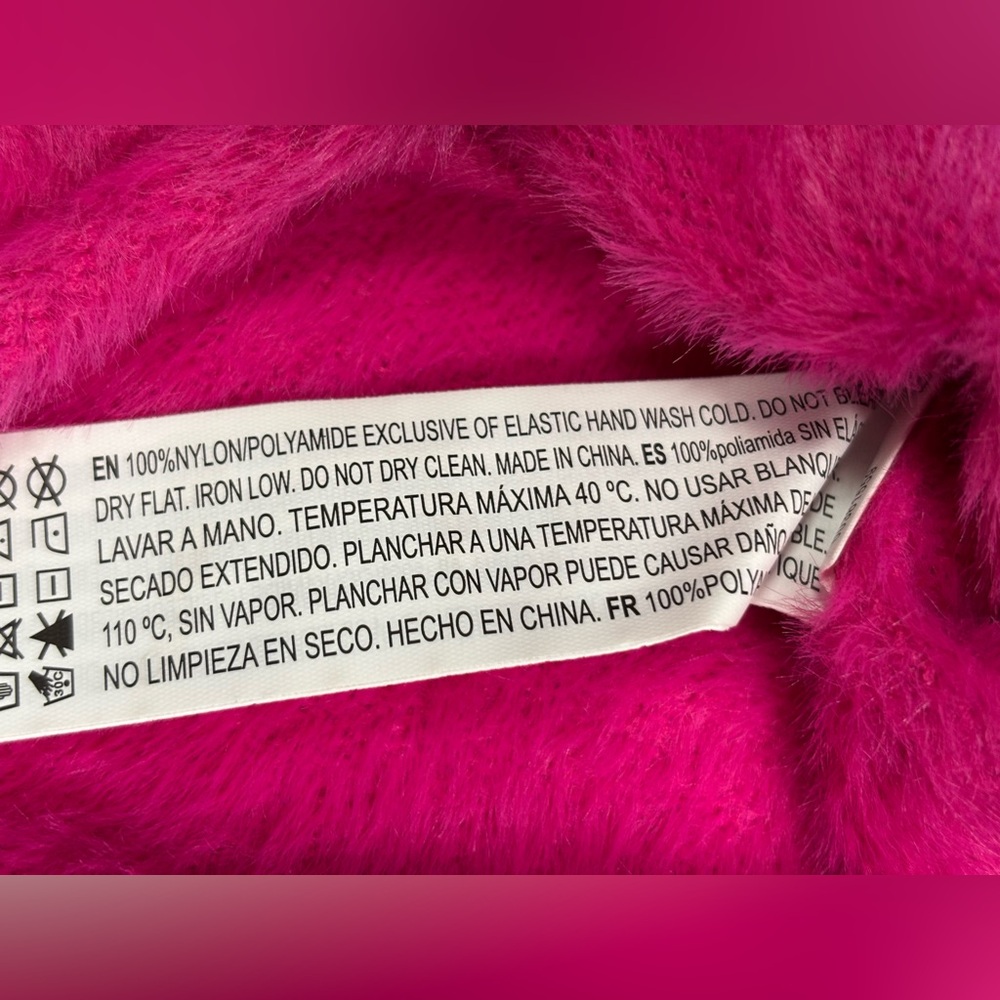 3/$20 Forever 21 Fuchsia V-Neck Crop Top - Picture 9 of 10